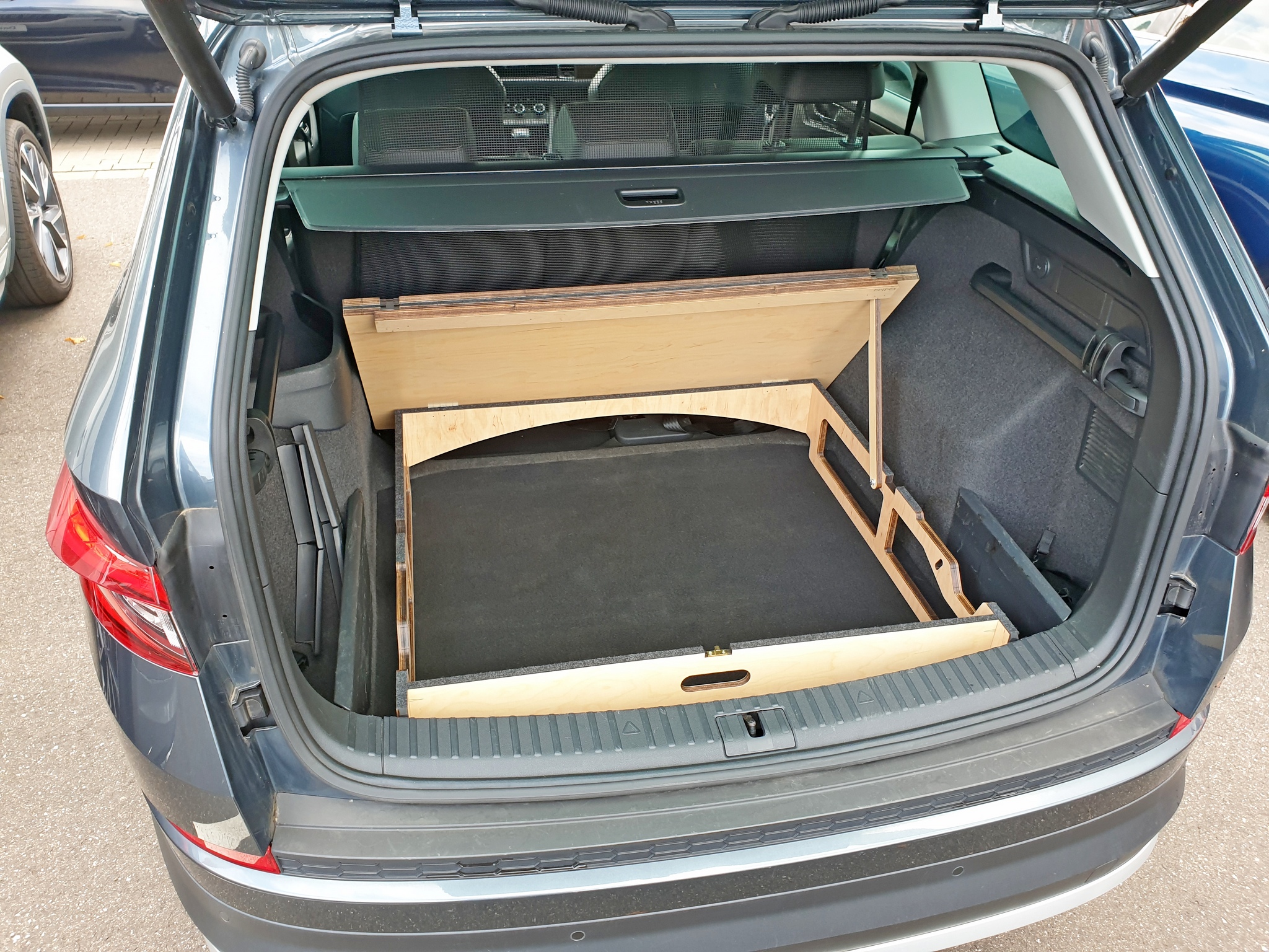 Skoda Kodiaq II Ladeboden - Hohe Version